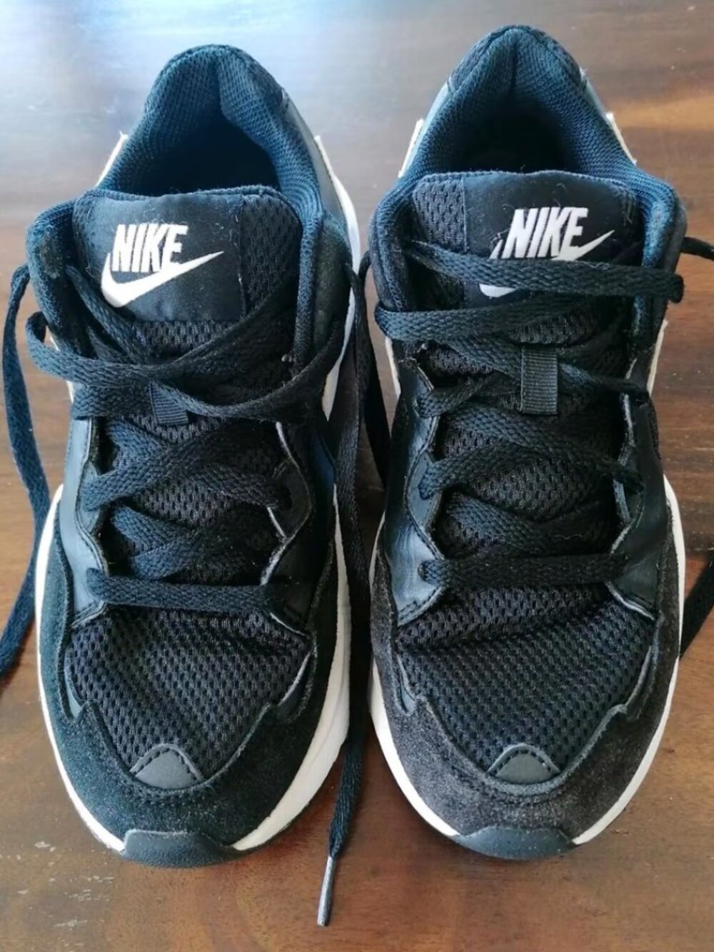 Nike Women's Black Mesh Sneakers — US Size 7.5